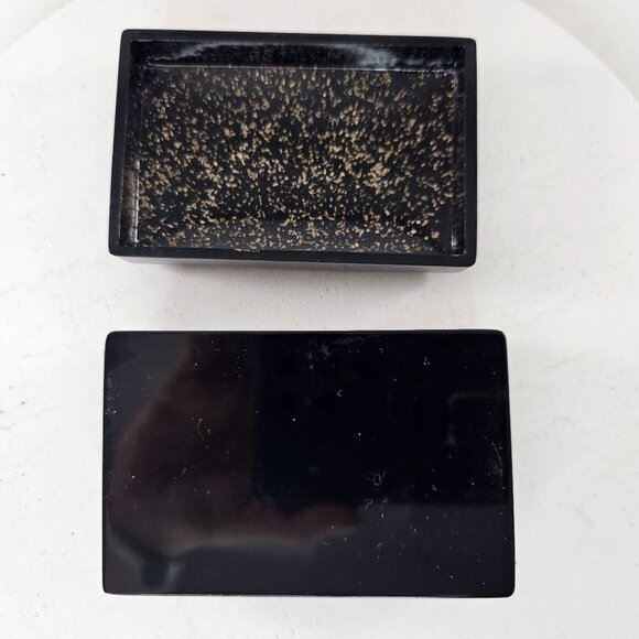 Lacquered Japanese Style Decorative Box With Landscape Design & Removable Lid - Picture 4 of 11